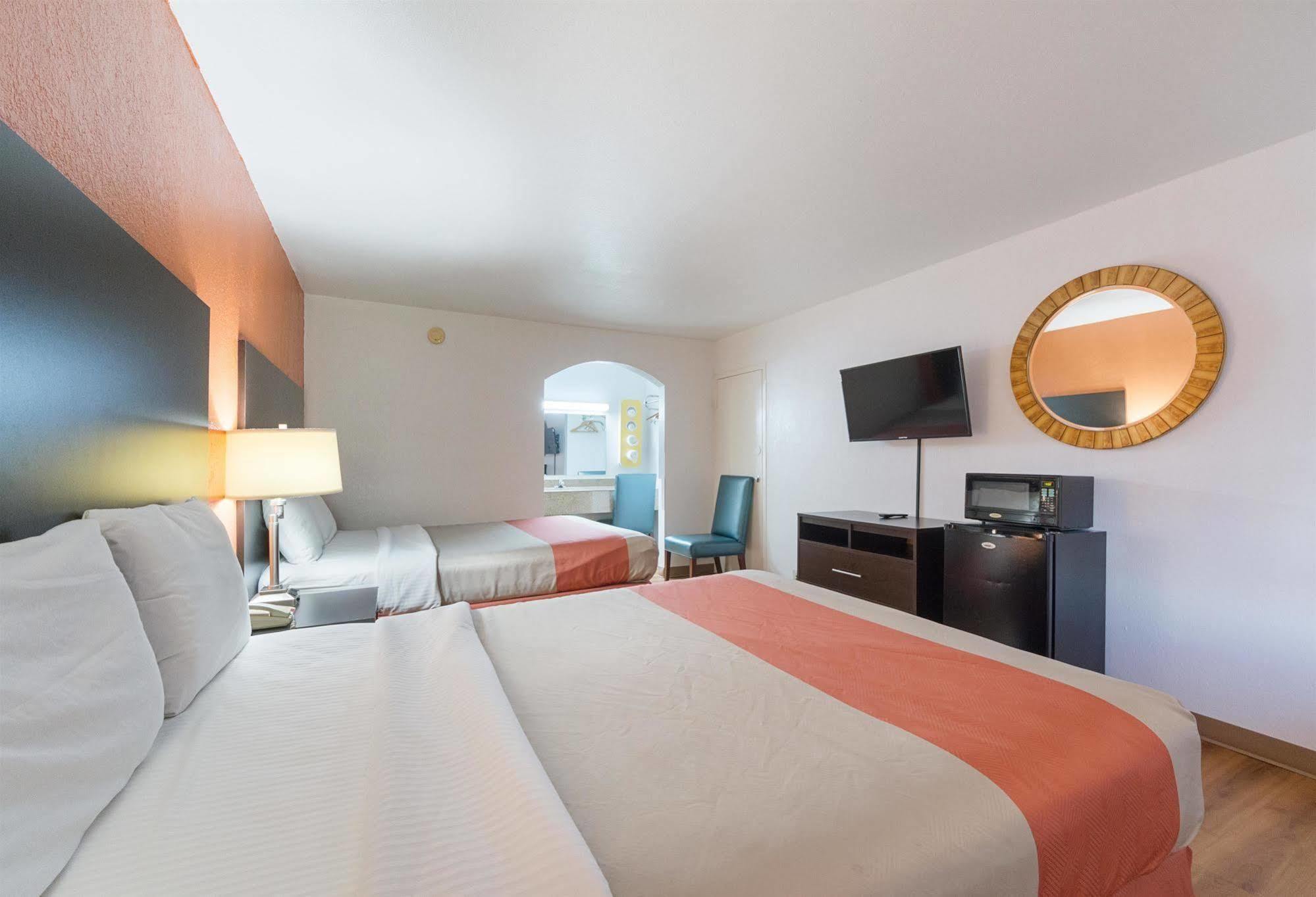 Motel 6 San Antonio Tx I10 West Eksteriør billede