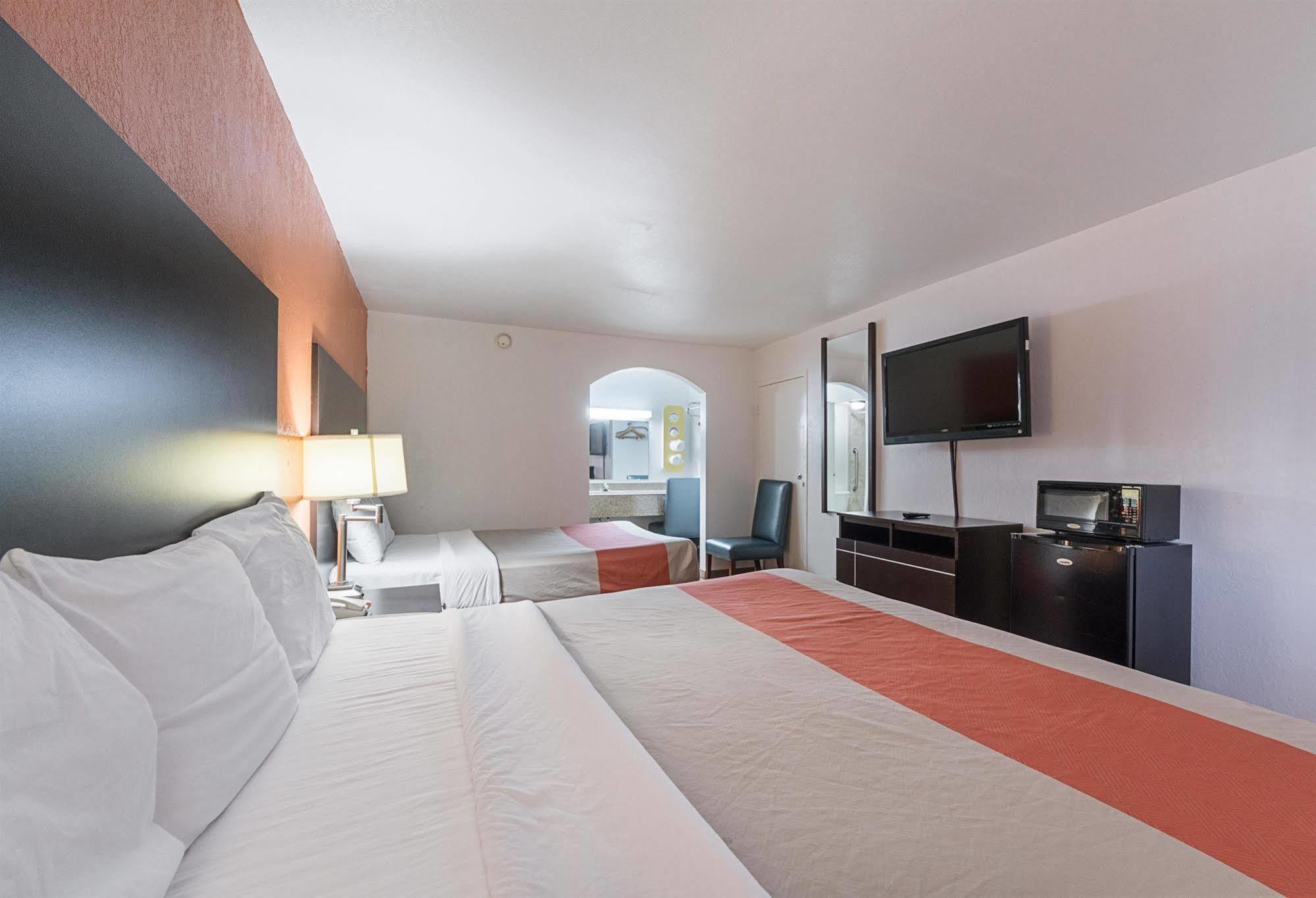 Motel 6 San Antonio Tx I10 West Eksteriør billede